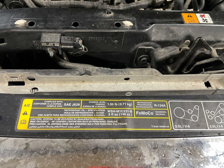 2011-ford-escape-image-47