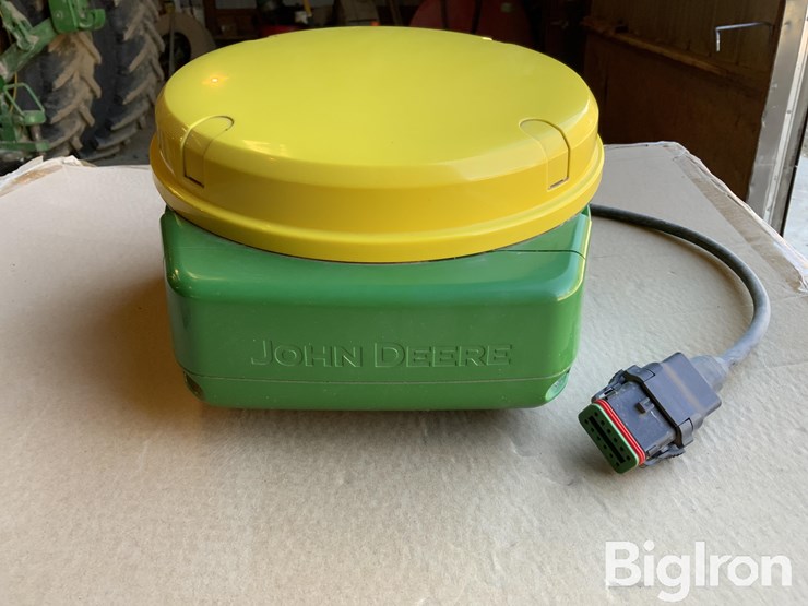 2023-john-deere-7000-image-4