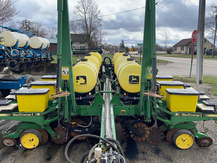 john-deere-7200-image-12