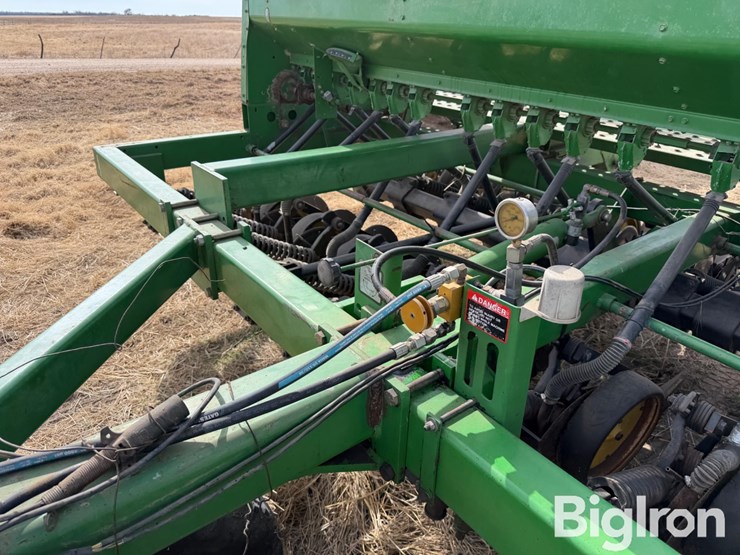 john-deere-750-image-12