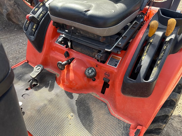 2013-kubota-bx2670-image-26