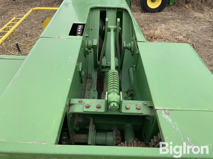 john-deere-336-image-19