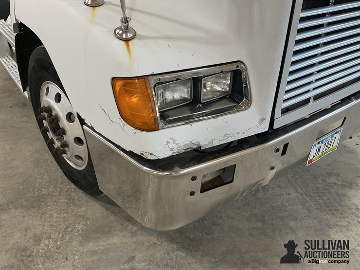 1999-freightliner-fld112-image-14