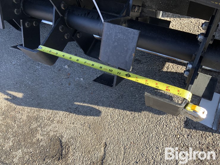 2025-massey-ferguson-730-image-19