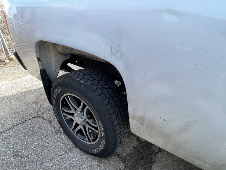 #1429-•-2008-white-chevy-silverado-(has-wi-title)-(of)-image-14