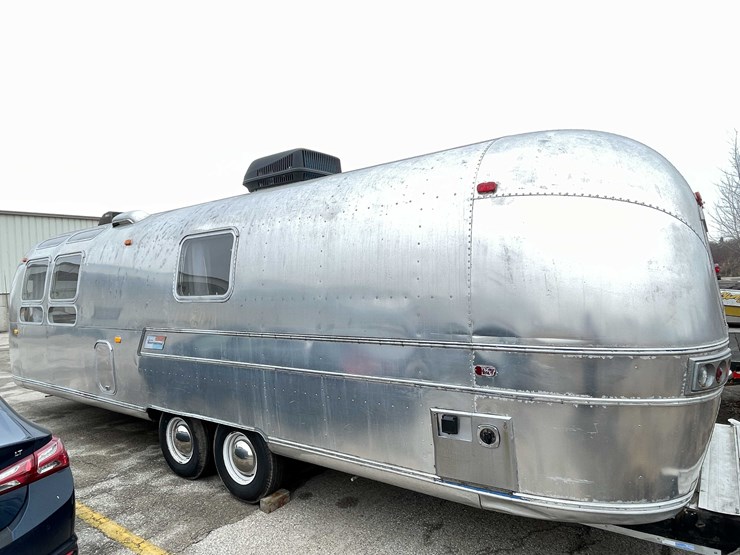 #1435-•-1978-airstream-land-yacht-31'---fully-remodeled,-road-ready-(has-wi-title)-(of)-image-119