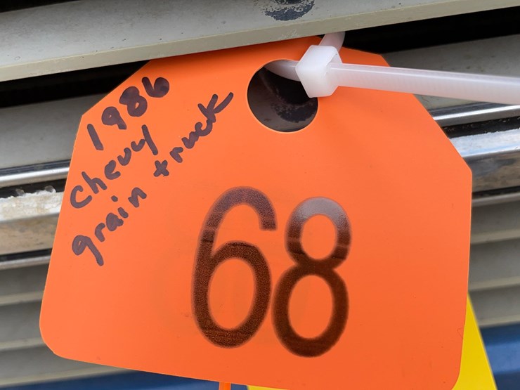 tag-#68,-1986-chevrolet-kodiak-grain-truck-image-2