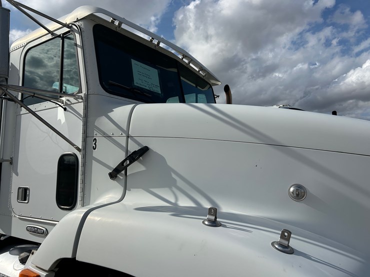 #39248-•-2000-freightliner-fd1-t/a-single-cab-truck-tractor-1fuy3mcb2ylb03327-image-5