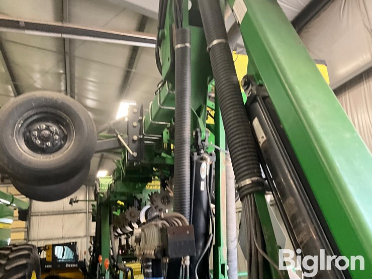 2011-john-deere-1720-image-16