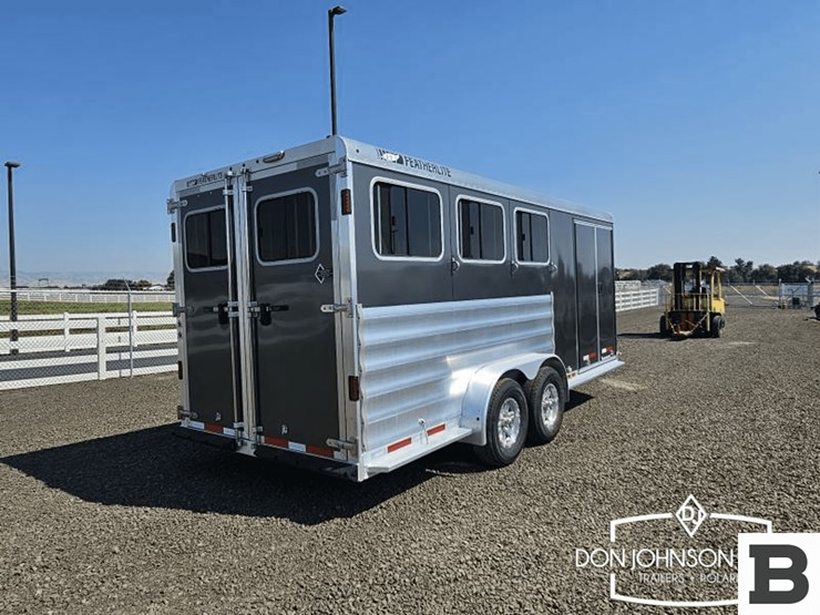 2024-featherlite-9400-73pt-3-h-horse-trailer-image-7