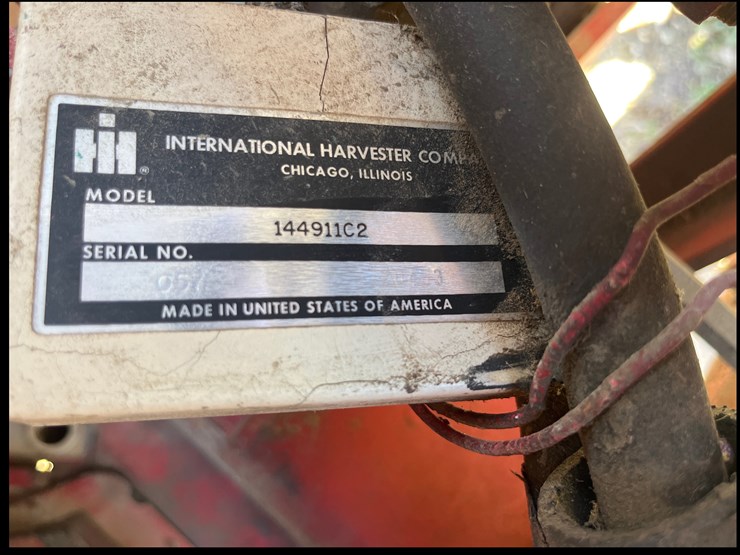 #5081-•-6-row-900-cyclo-air-planter-image-18