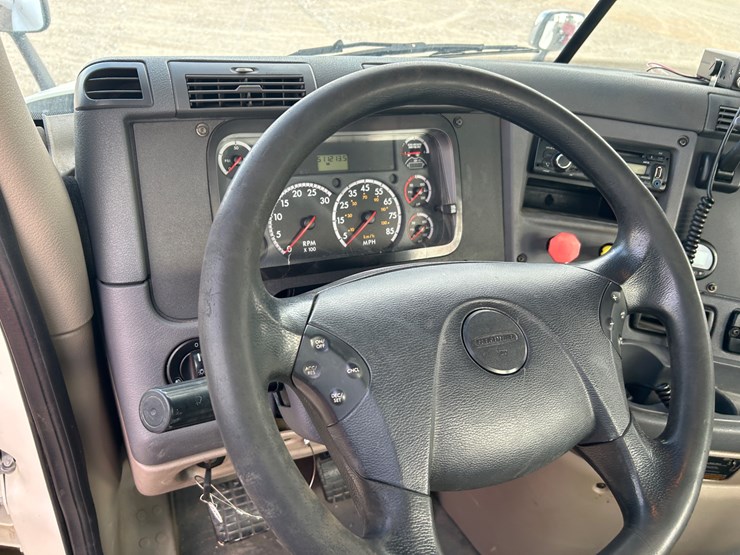 #37236-•-2016-freightliner-cascadia-t/a-daycab-truck-tractor-3akjgedv4gdhc4172-inv#-37236-image-44