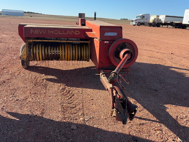 new-holland-275-image-13