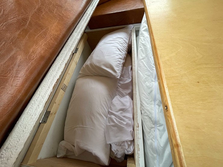 #1435-•-1978-airstream-land-yacht-31'---fully-remodeled,-road-ready-(has-wi-title)-(of)-image-100