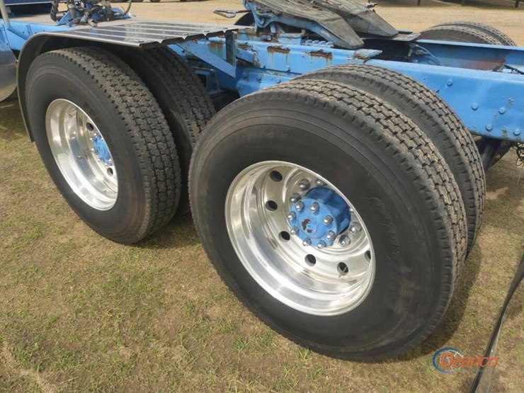 1973-kenworth-w925a-truck-tractor,-s/n-133656:-1693-ta-cat,-425hp,-18-sp.,-4:11-rears,-air-ride,-wet-kit-image-4