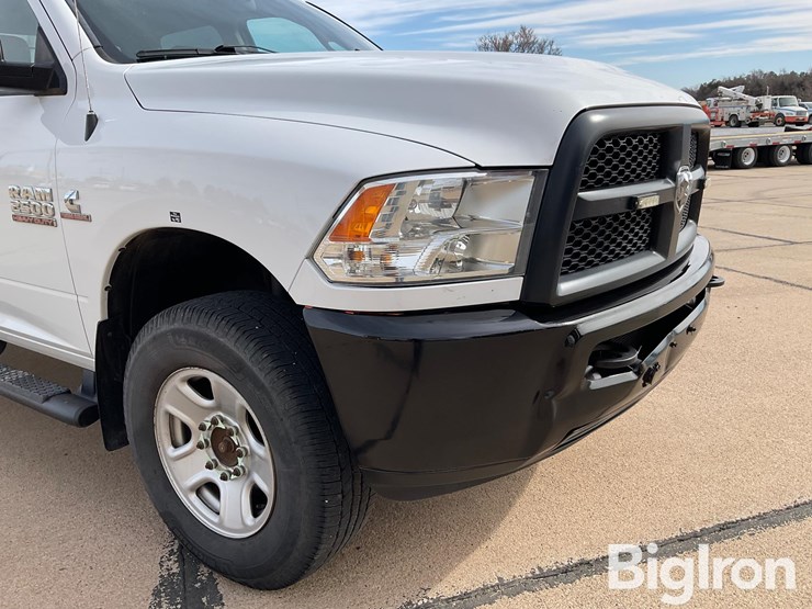 2017-dodge-2500-image-14