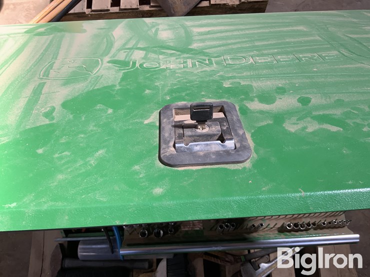 john-deere-toolbox-&-tools-image-16