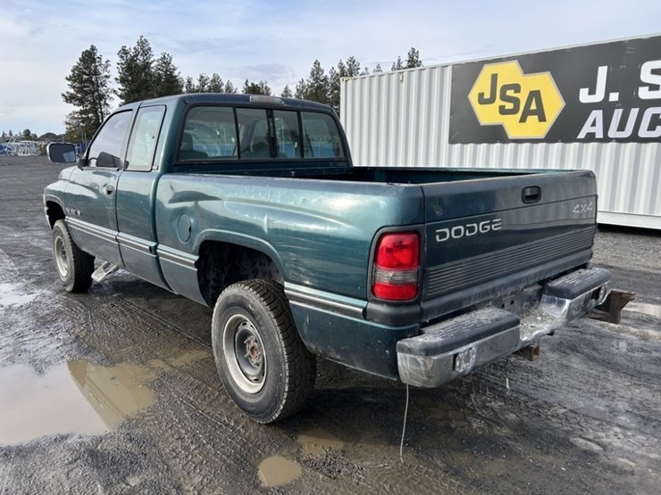 1996-dodge-ram-1500-image-3