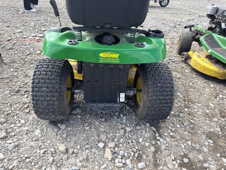 john-deere-d120-image-5