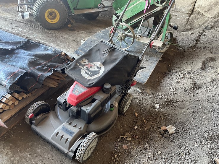 #6016-•-troy-bilt-tb400xp-4x4-push-lawn-mower-image-1