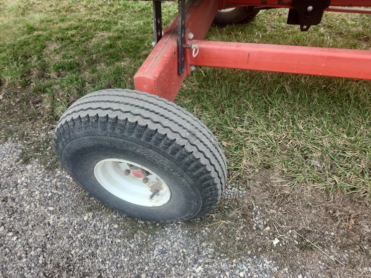 tag-#136,-30'-unverferth-head-cart-image-4