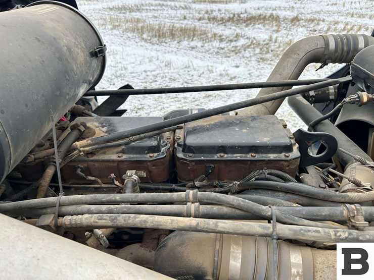 1999-freightliner-fld120-image-30