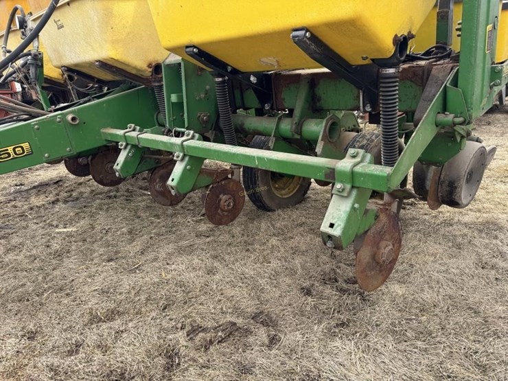 john-deere-1750-image-10