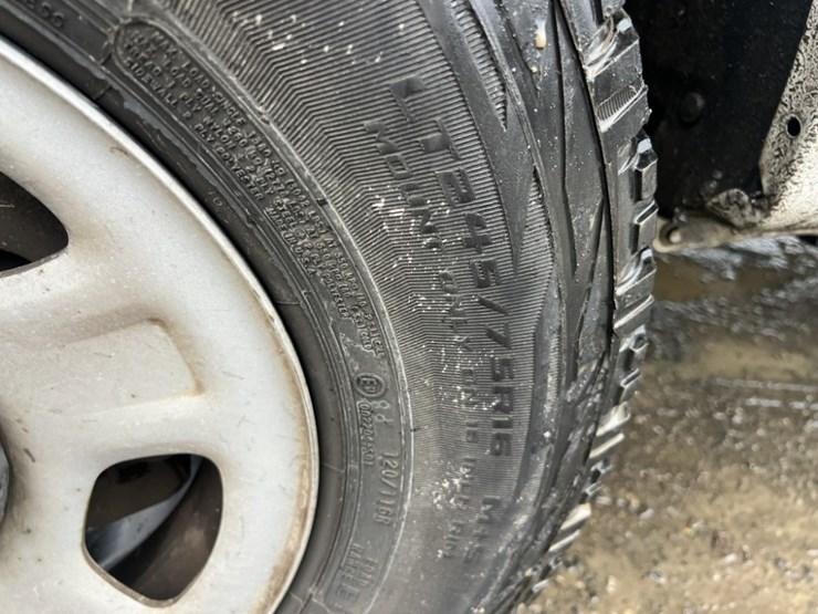 2012-chevrolet-colorado-image-16