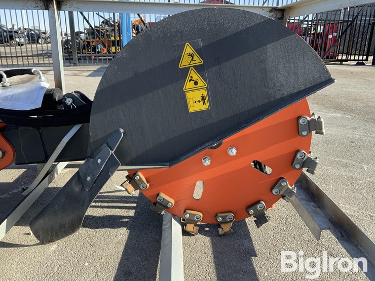 2025-massey-ferguson-730-image-13