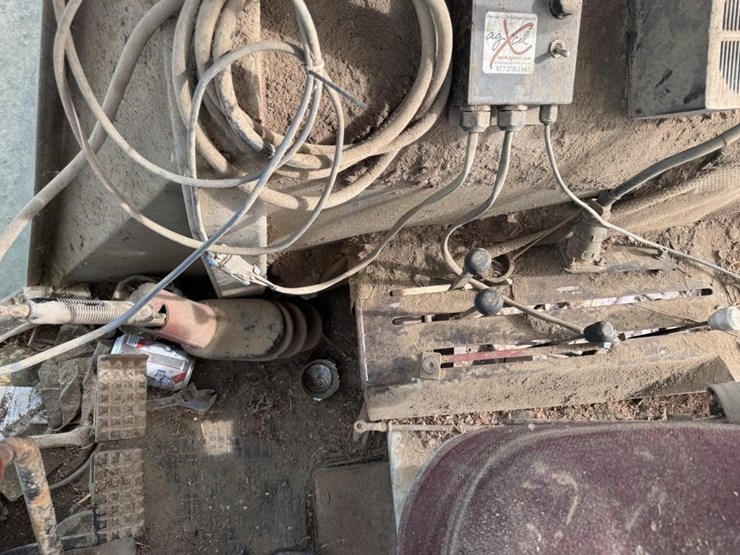 white-2-105-image-20