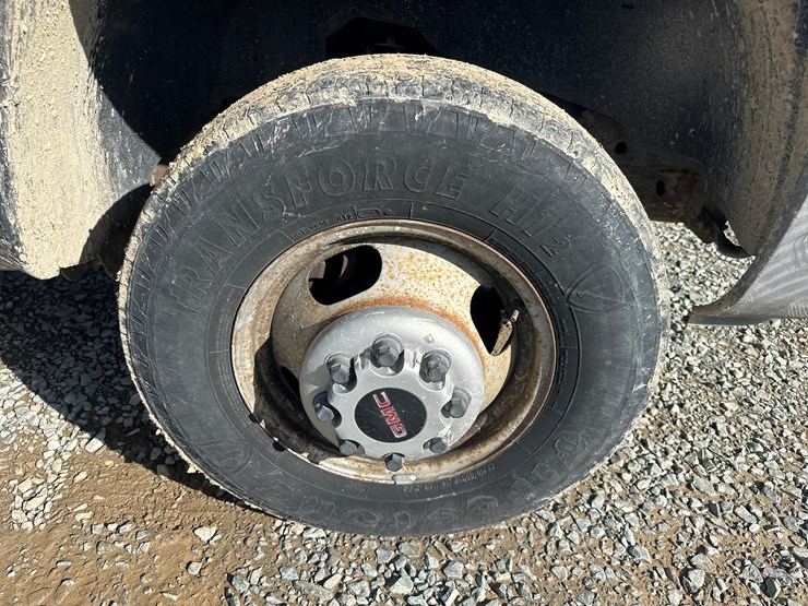 2005-gmc-3500-image-52