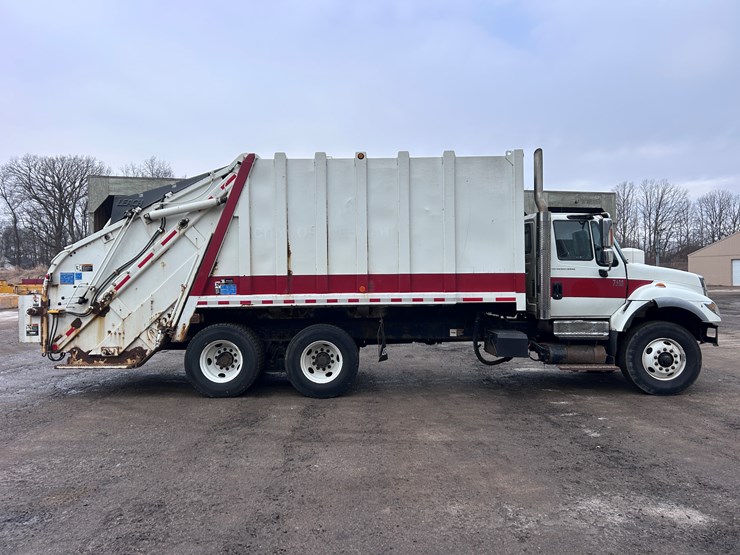 international-7400-image-6