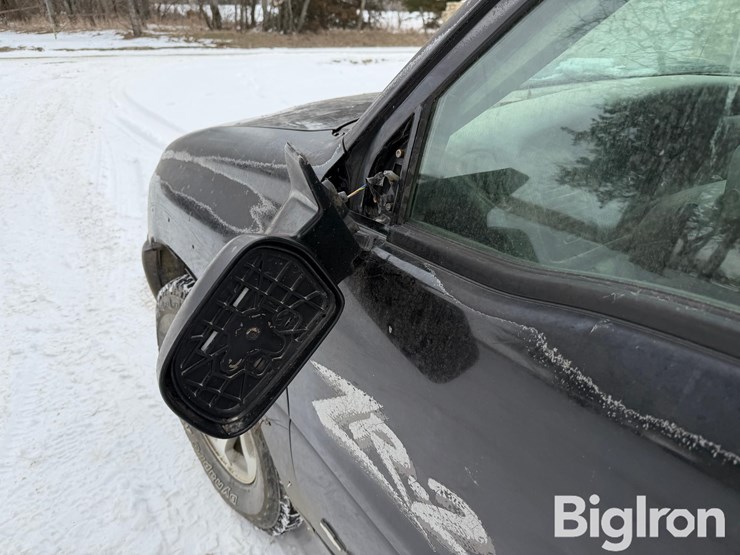 2003-chevrolet-tracker-image-17