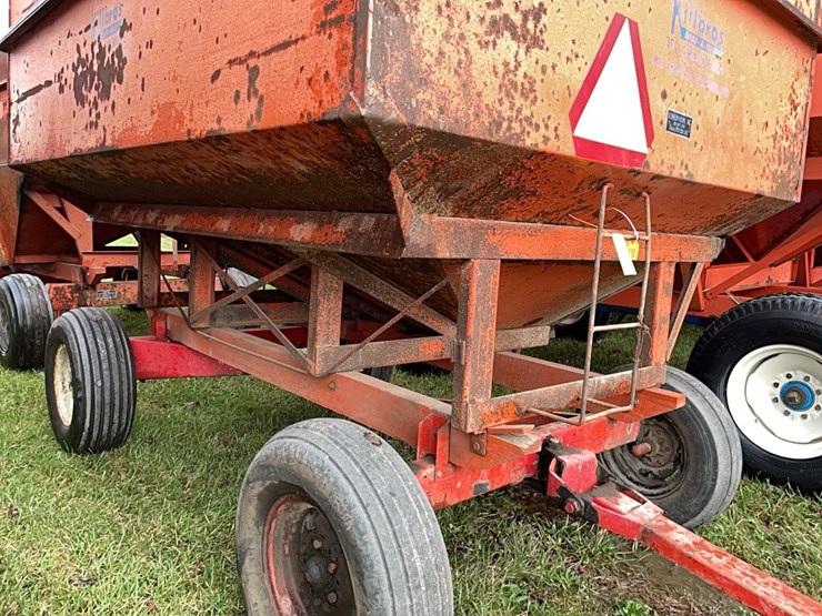 tag-#110,-200-bu-hopper-wagon-image-15