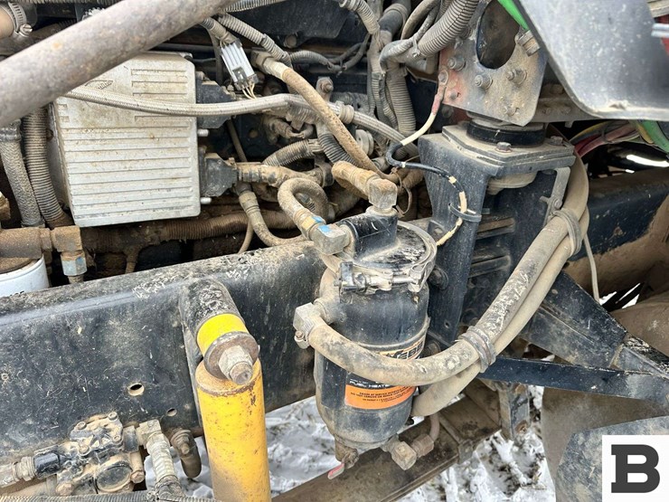 1999-freightliner-fld120-image-16