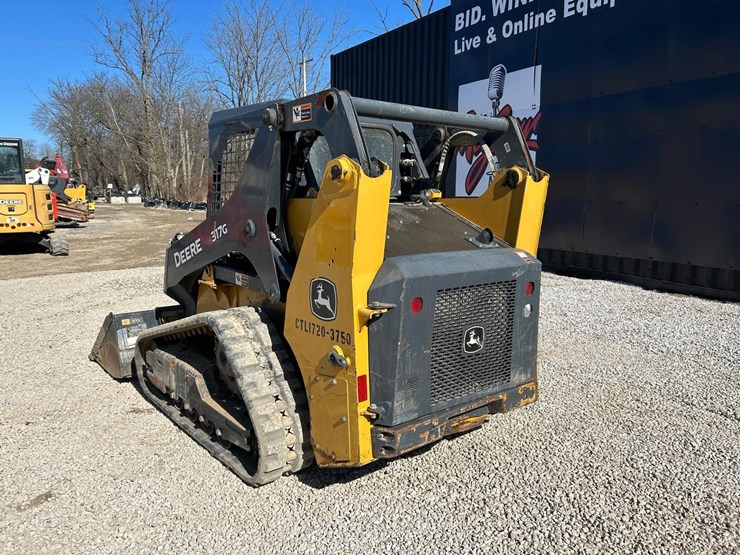 2019-deere-317g-image-2