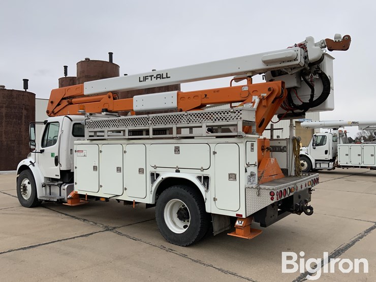 2006-freightliner-m2-106-image-7