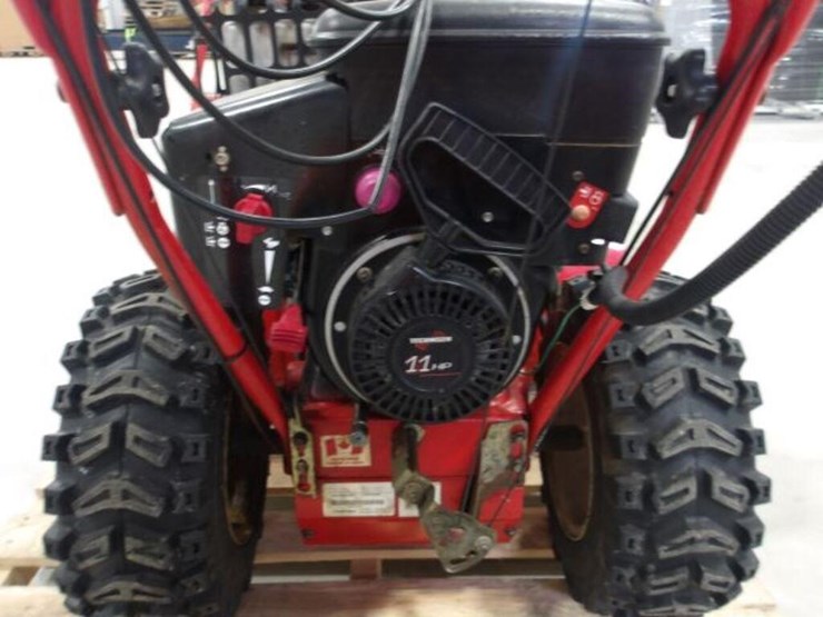 troy-built-31ah5nq5563-11-hp-30-in.-snowblower-image-10
