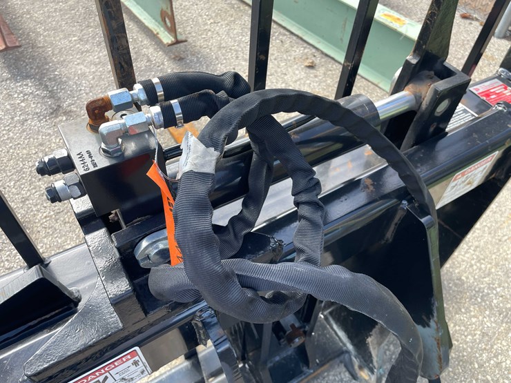 #1447-•-telehandler-fork-rotator-attachment-(09)-image-3