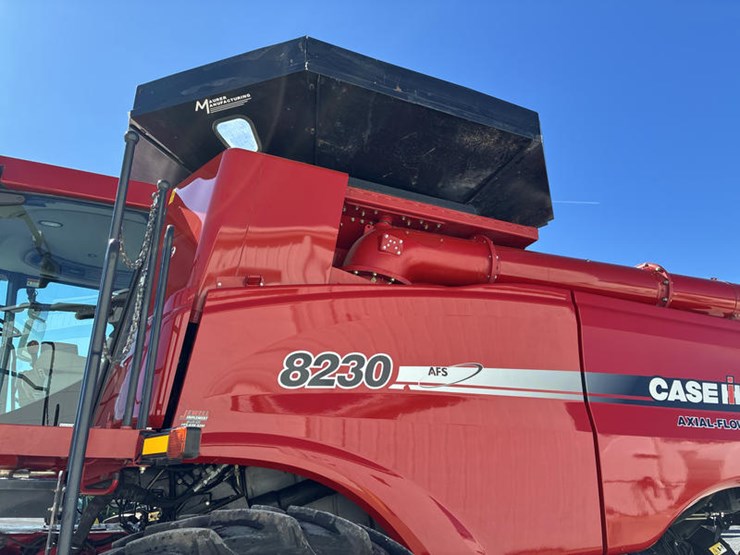 2012-case-ih-8230-image-21