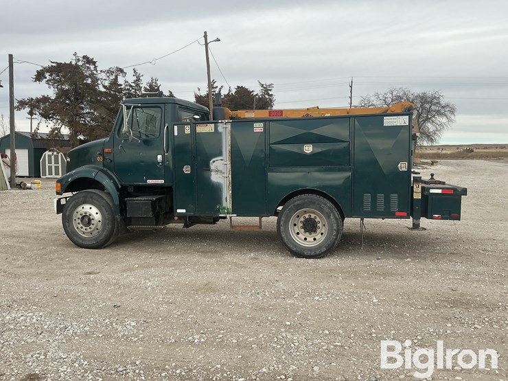 1990-international-8100-image-8