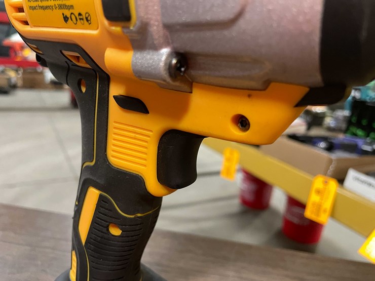 #2293-•-(2)-20-volt,-1/2"-cordless-impacts-with-batteries-(pr11)-image-8