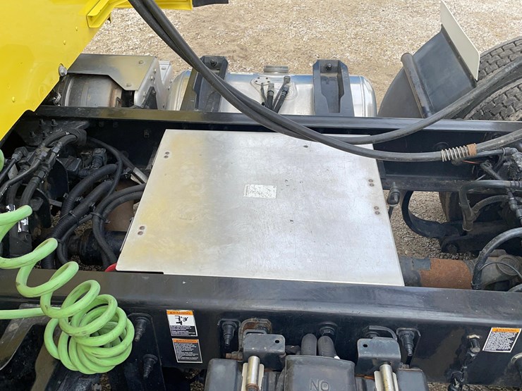 2017-peterbilt-579-image-9