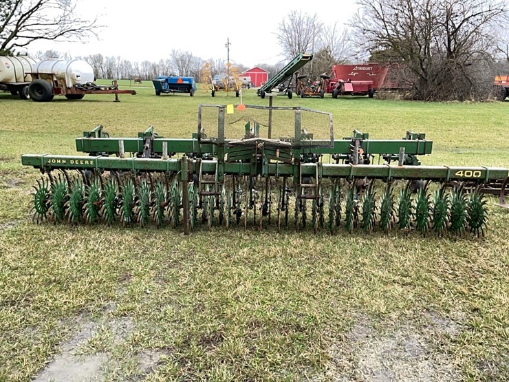 15-john-deere-400-image-1