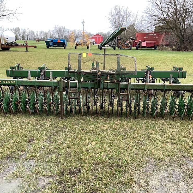 15 JOHN DEERE 400