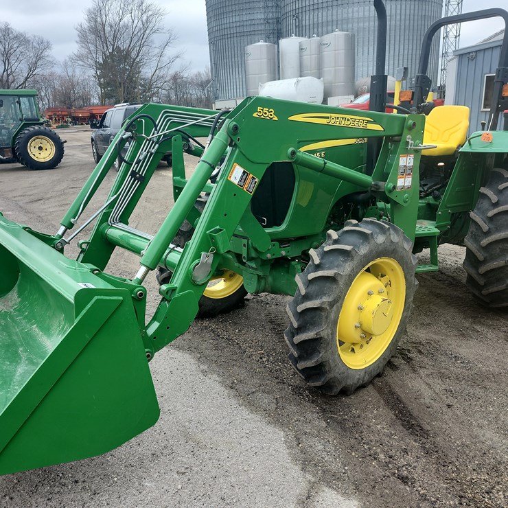 2011 JOHN DEERE 5045E