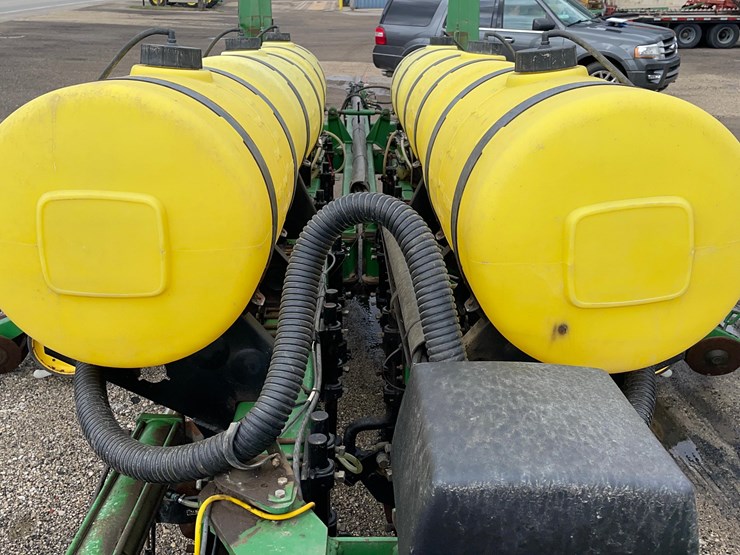 john-deere-7200-image-15