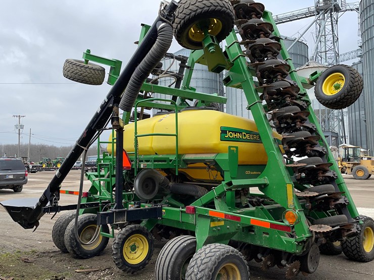 john-deere-1690-image-11