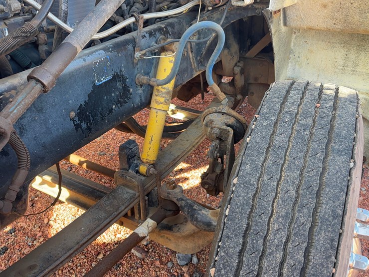 1993-peterbilt-377-image-104