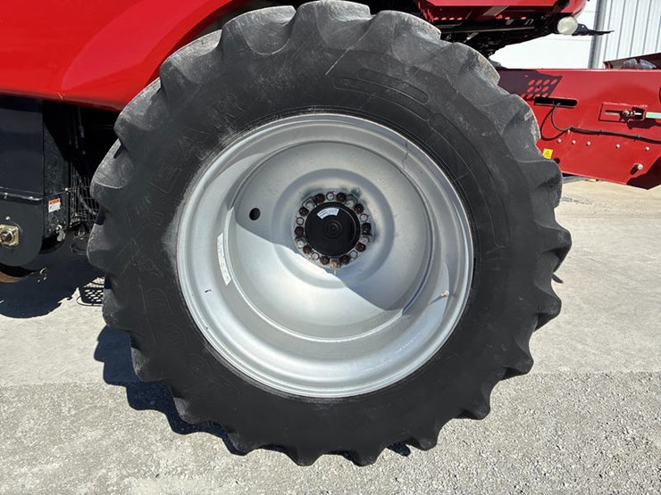 2012-case-ih-8230-image-33